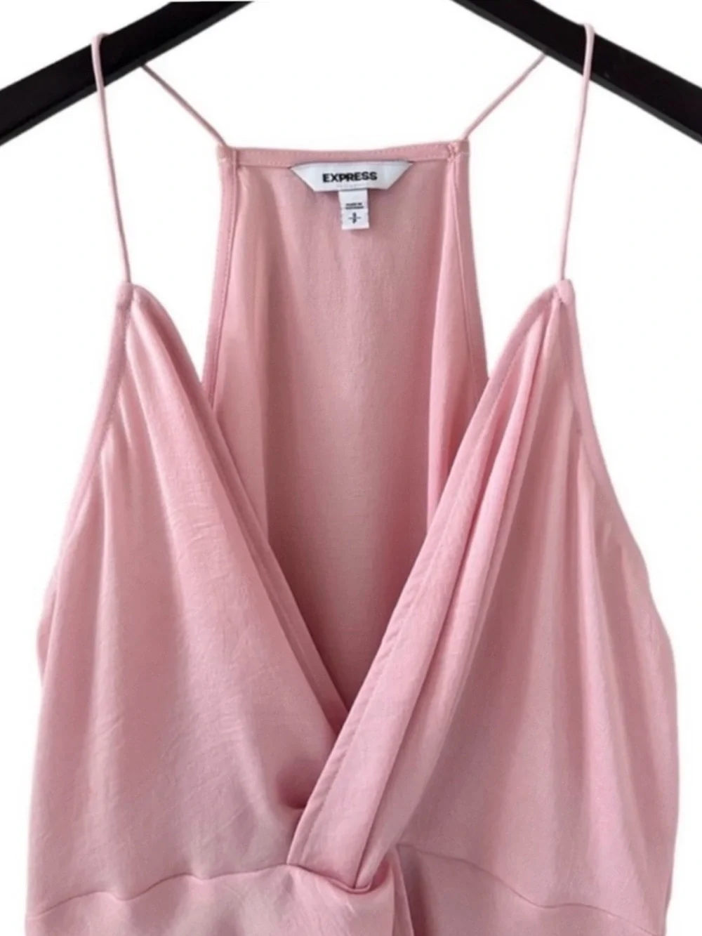 NEW Express Light Pink Sleeveless V-Neck Crossover Front Top Size Small - Picture 3 of 7